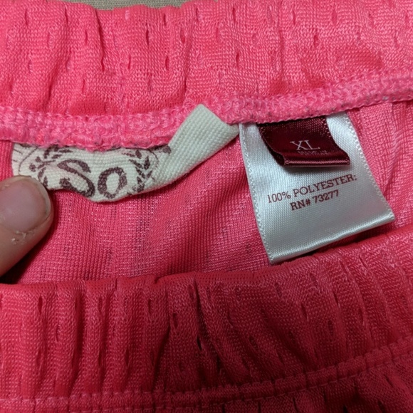 Hot pink running shorts - Picture 2 of 2